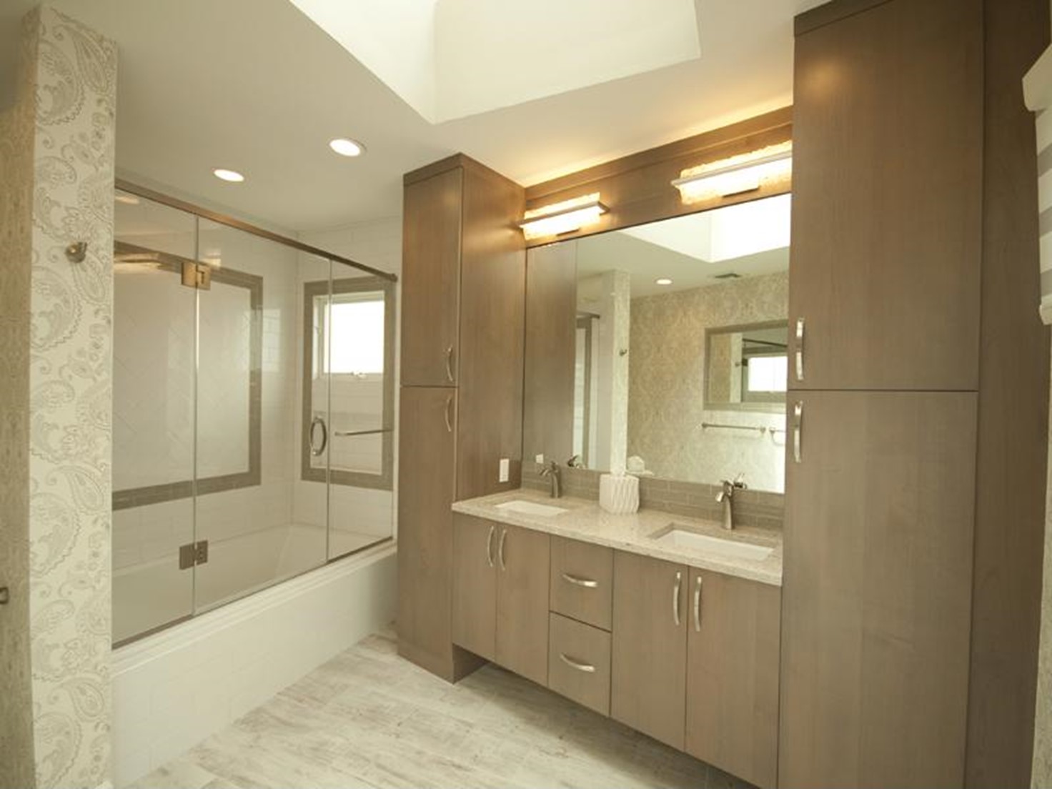 Natural Tones in Granite Bathroom Remodeling