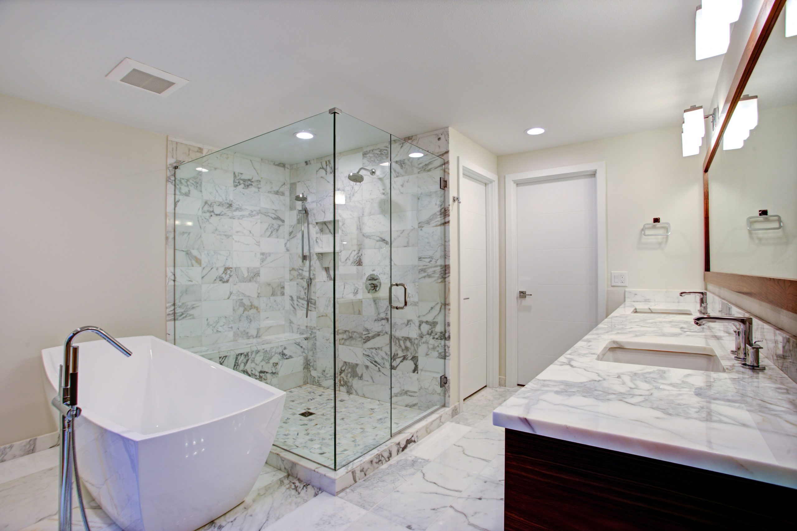 Achieve Bathroom Bliss with Stunning Marble Fixtures: A Guide for Homeowners